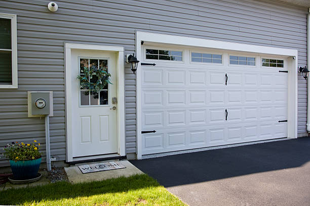 24/7 Emergency Garage Door Panel Replacement experts in Hays, MT